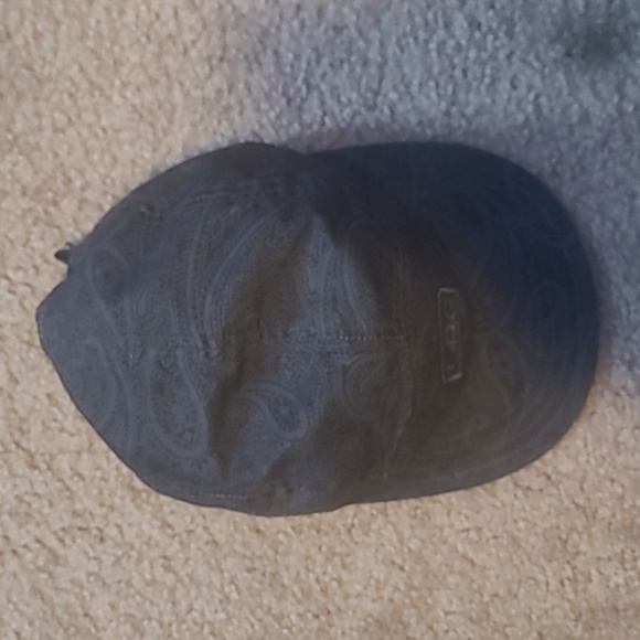 LRG True Heads Adjustable Fitted Hat - Picture 3 of 3